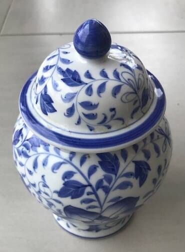 Pot, bonbonnière asiatique