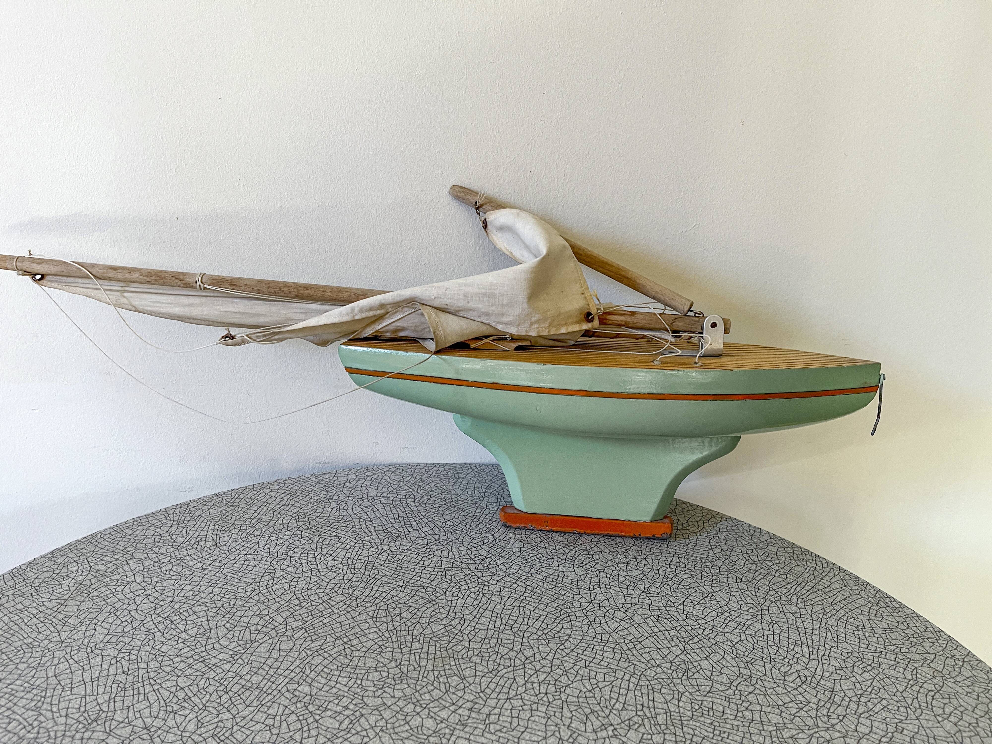 Tirot 401 wooden basin sailboat, old toy