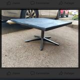 Table basse en chêne Shou Sugi Ban et piètement en étoile en aluminium