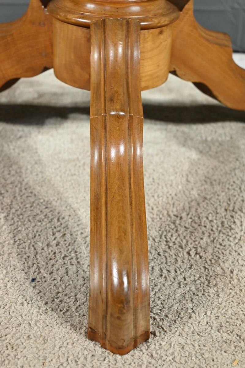 Cherry wood pedestal table, Louis Philippe period – 2nd part 19th century