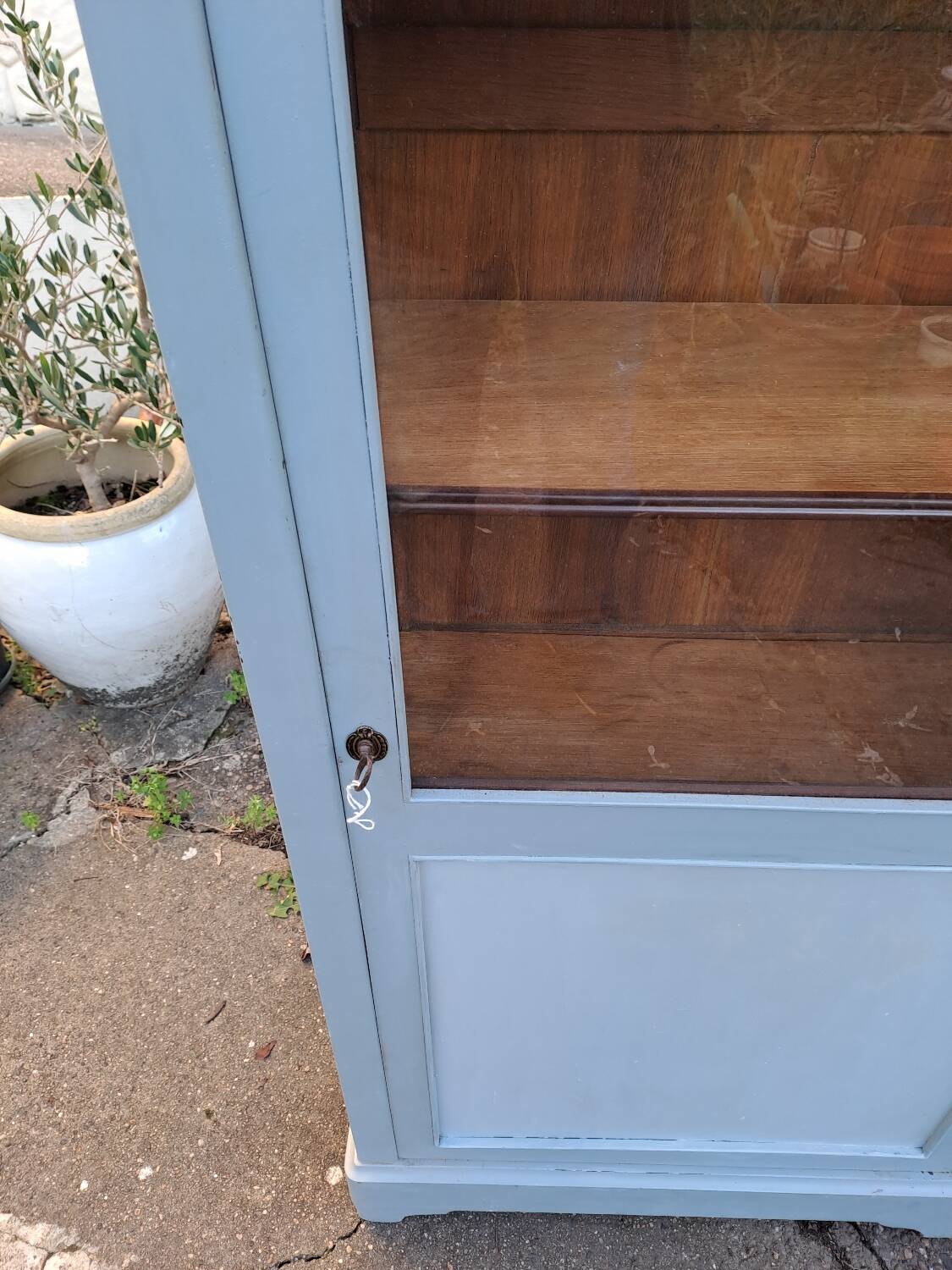 19th century glass cabinet with 1 door