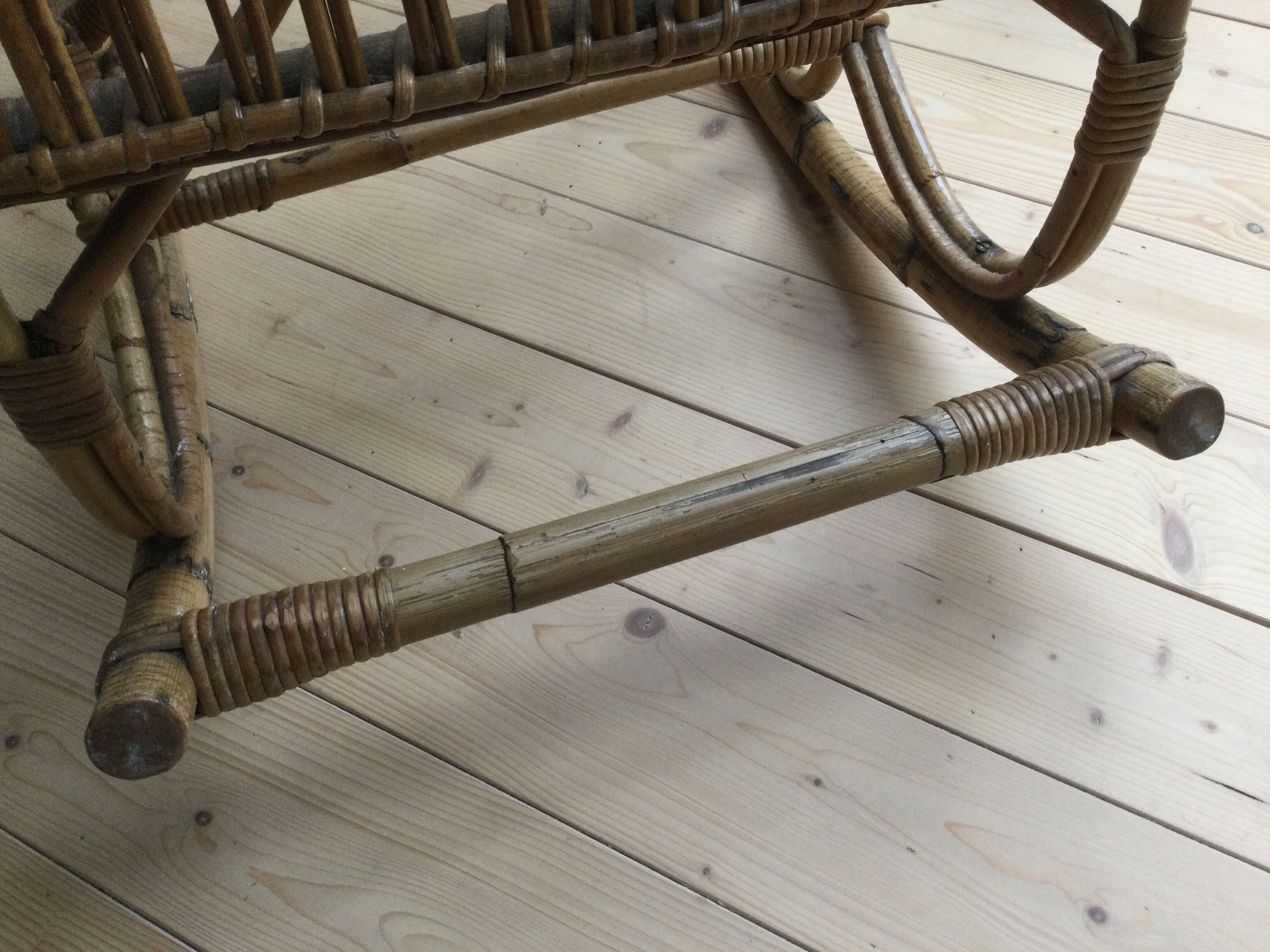 Fauteuil à bascule rocking chair en rotin