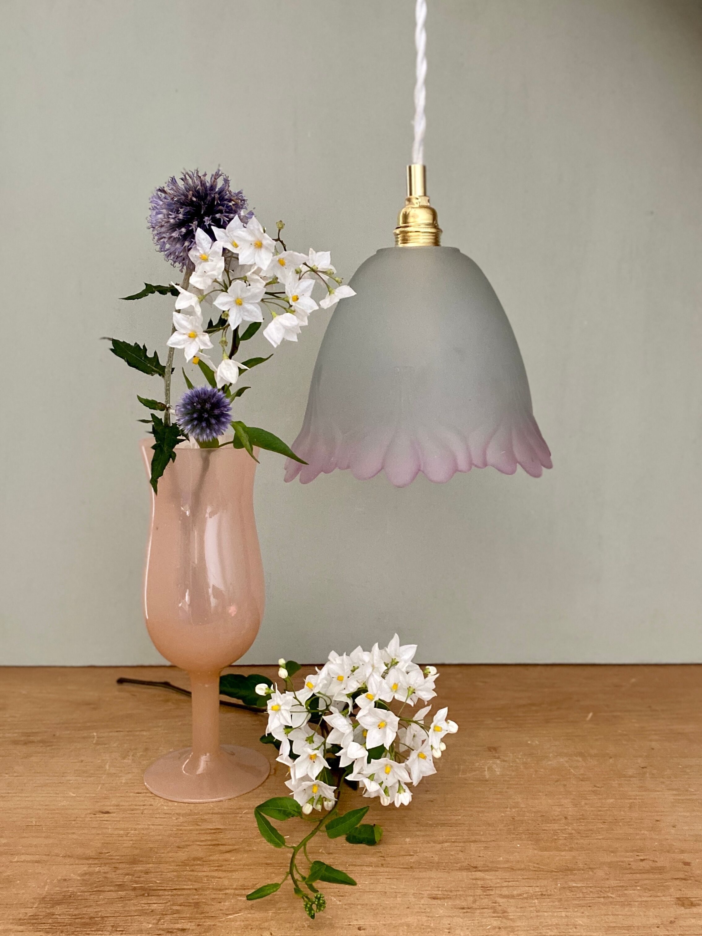 Vintage tulip suspension in frosted glass half white half pink