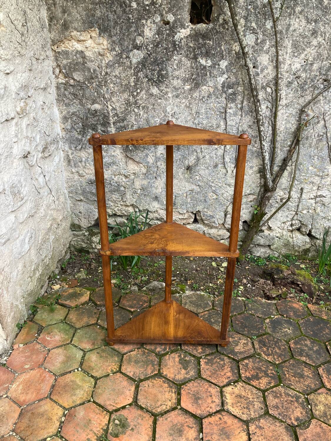 Étagère d’angle en bois massif