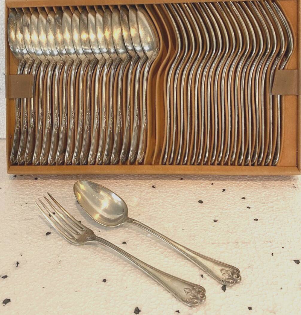 Louis XV style housewife in silver metal 20th century