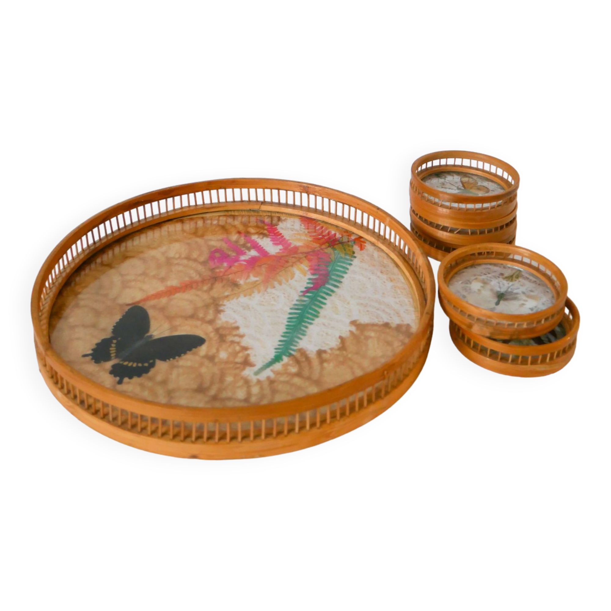 Plateau et 5 dessous de verre en bambou et papillons taxidermie 1970