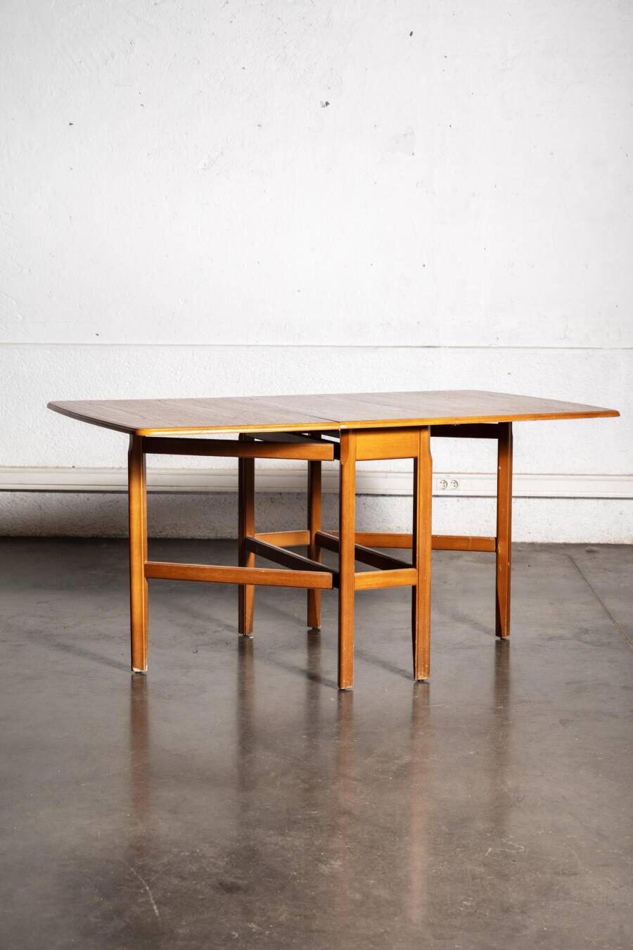 English drop-leaf table