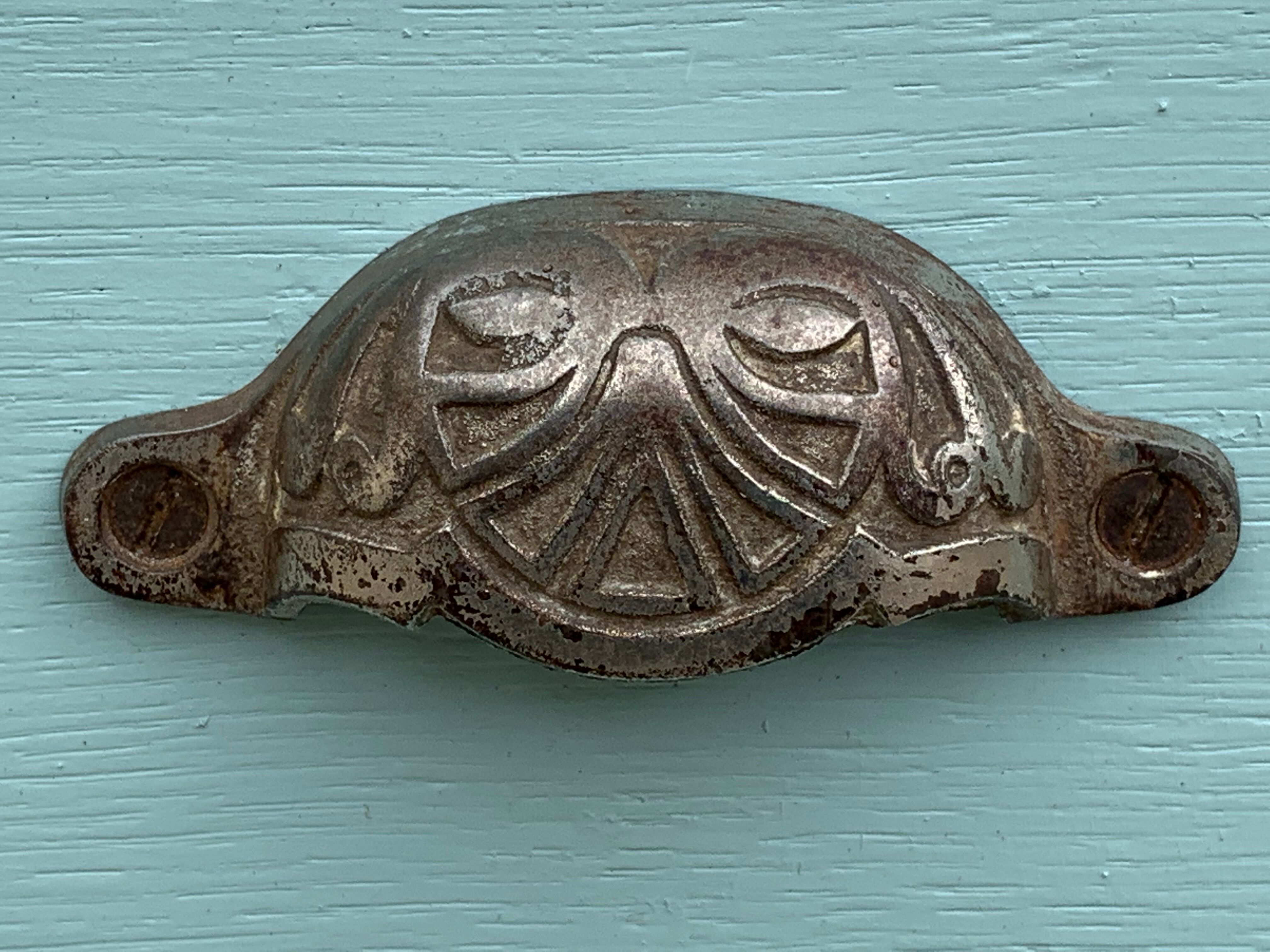 Art Deco dresser handles shells 1930