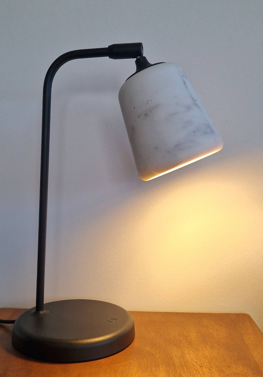 Lampe Material New Works  - Design Noergaard & Kechayas - Marbre/Acier