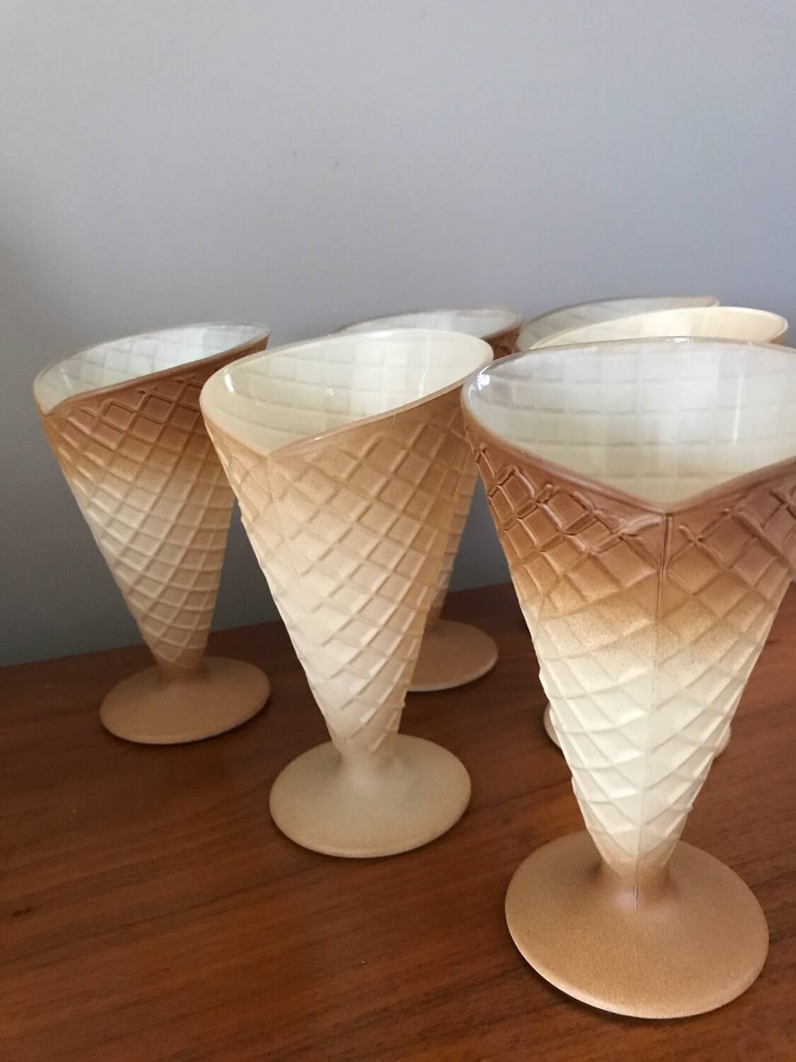 Set of 6 vintage ice cream cups