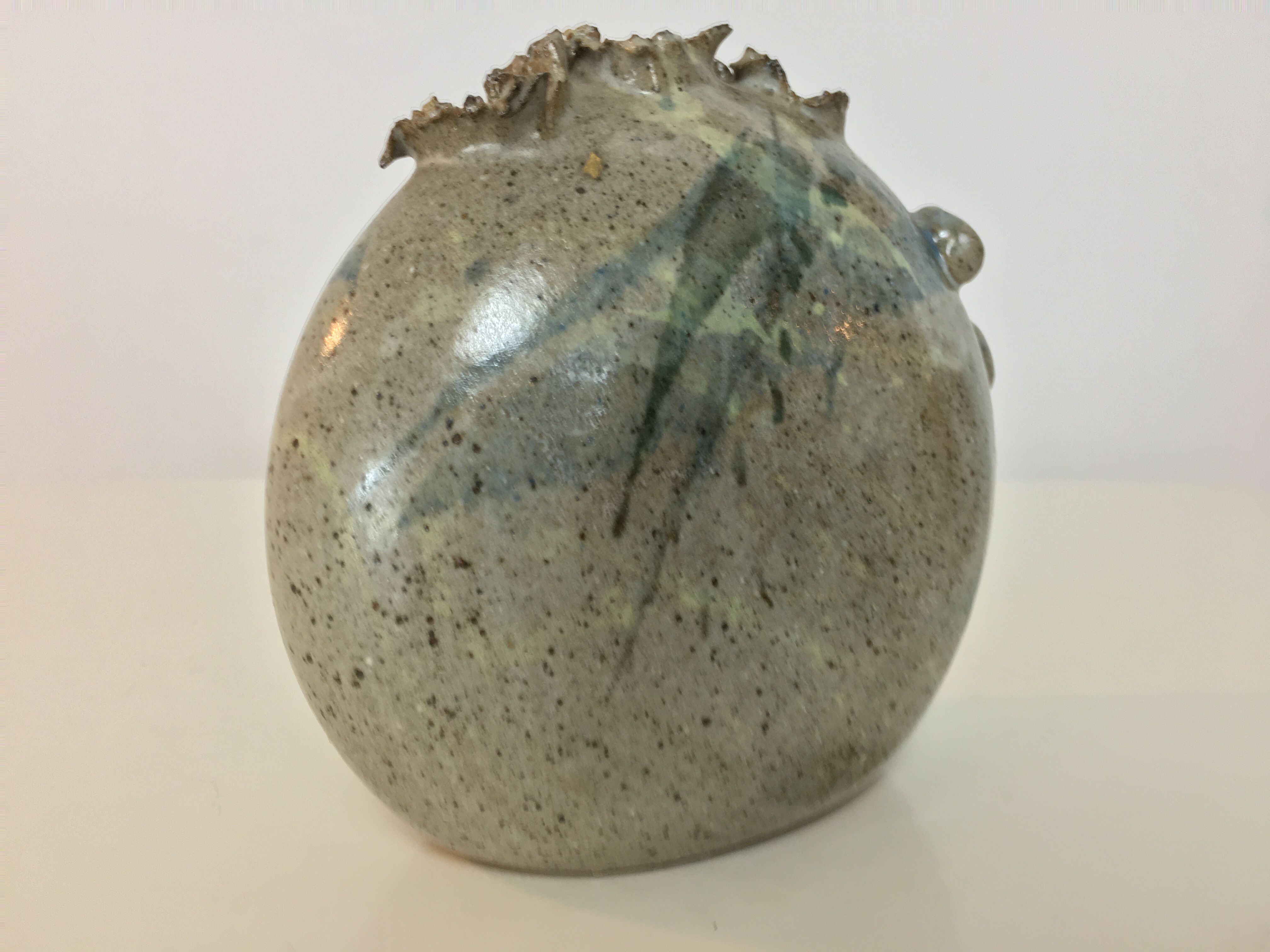 Vase pique fleurs zoomorphe par Alexandre Kostanda, poisson céramique