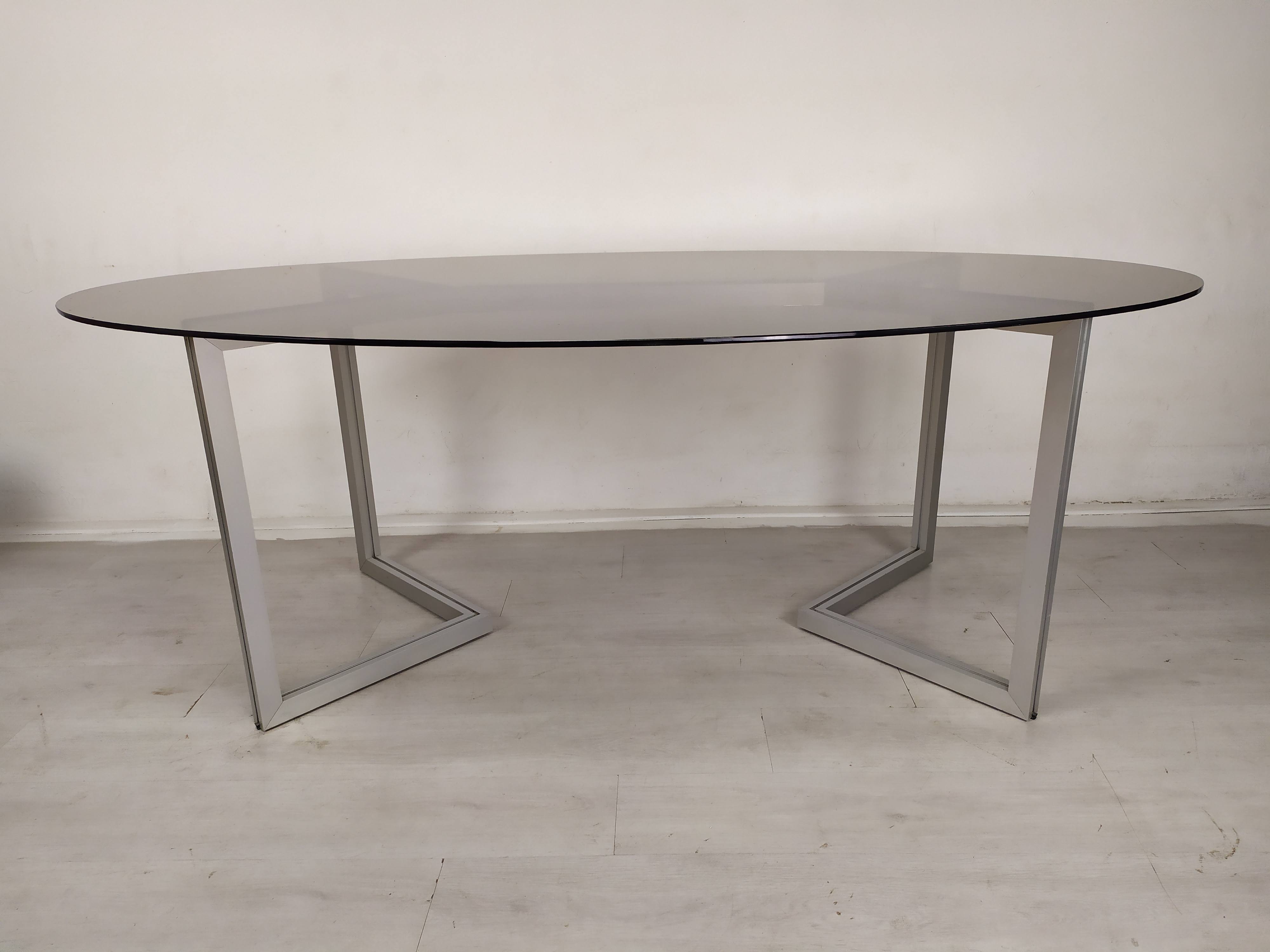 Oval table design line Roset