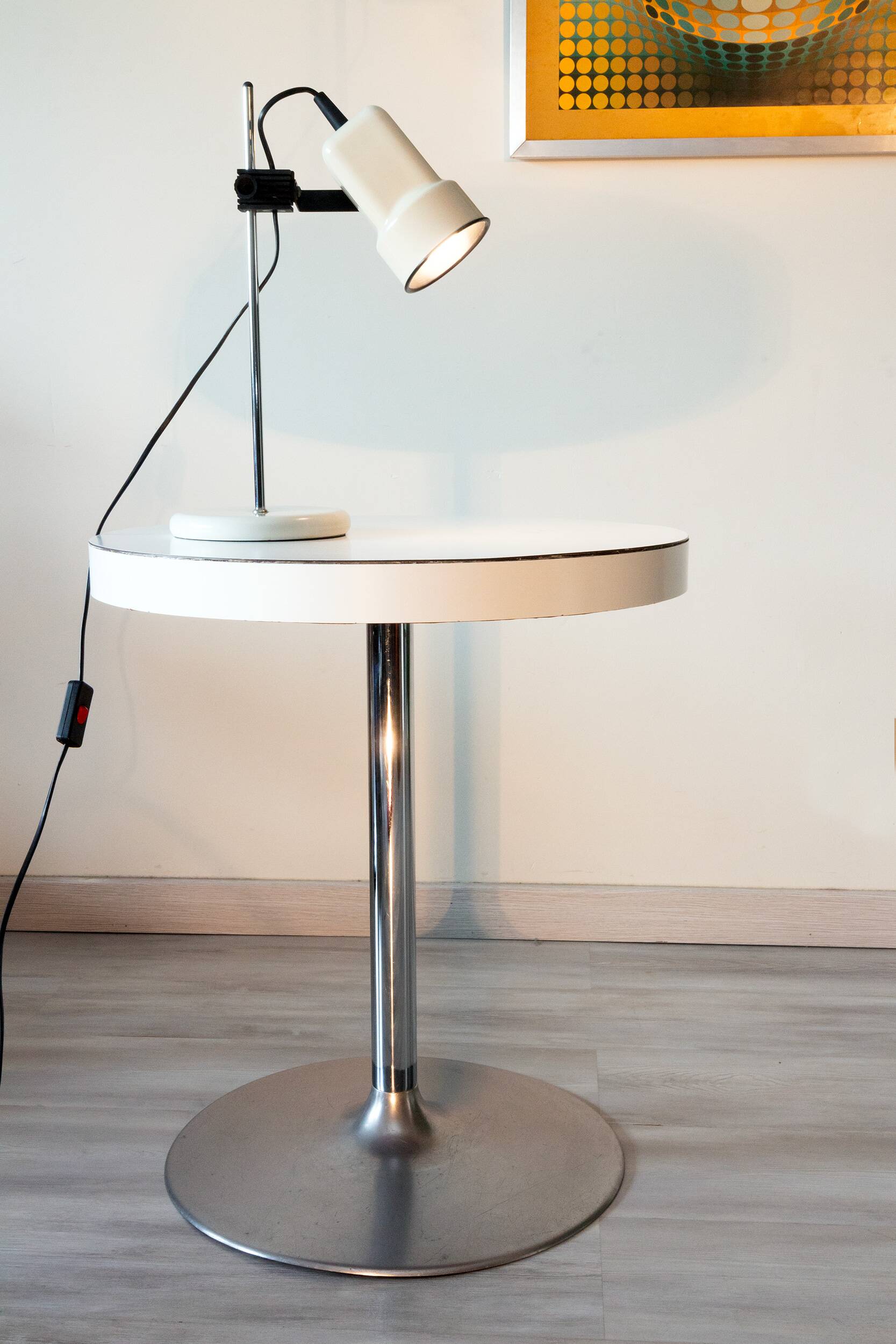 Desk lamp from the 70s and 80s, chrome and white lacquered metal