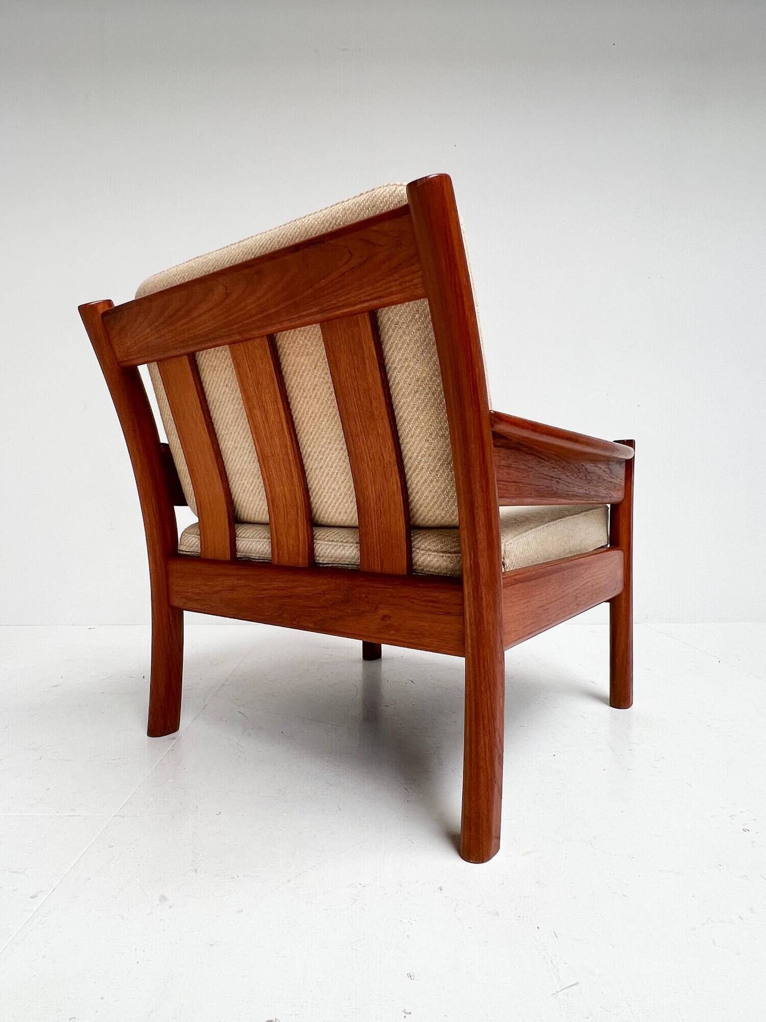 Set of men's and women's armchairs by Dyrlund (2 chairs), 1960s