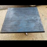 Table basse en chêne Shou Sugi Ban et piètement en étoile en aluminium
