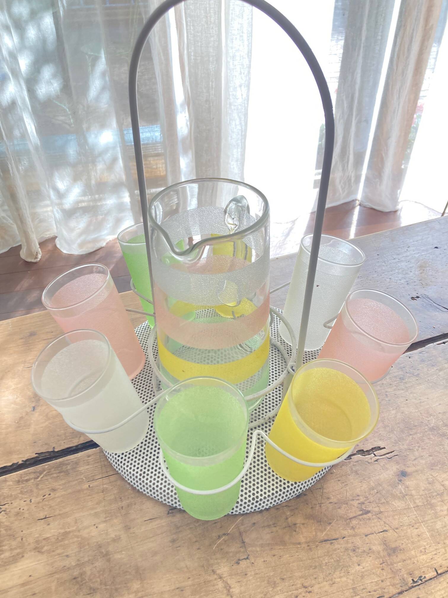 Fruit juice and lemonade service
