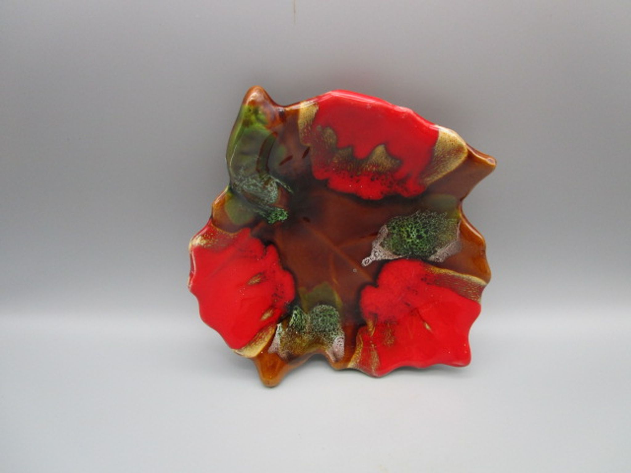 Coupelle vintage en céramique forme de feuille