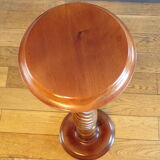 Turned wooden presentation column