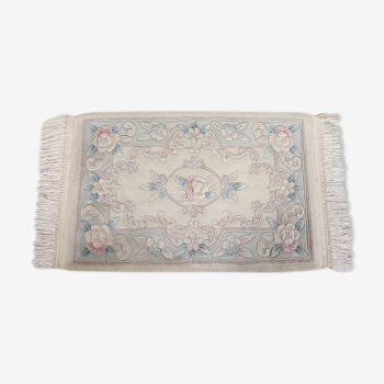 Chinese tassel rug with floral pattern on beige background 118x61cm