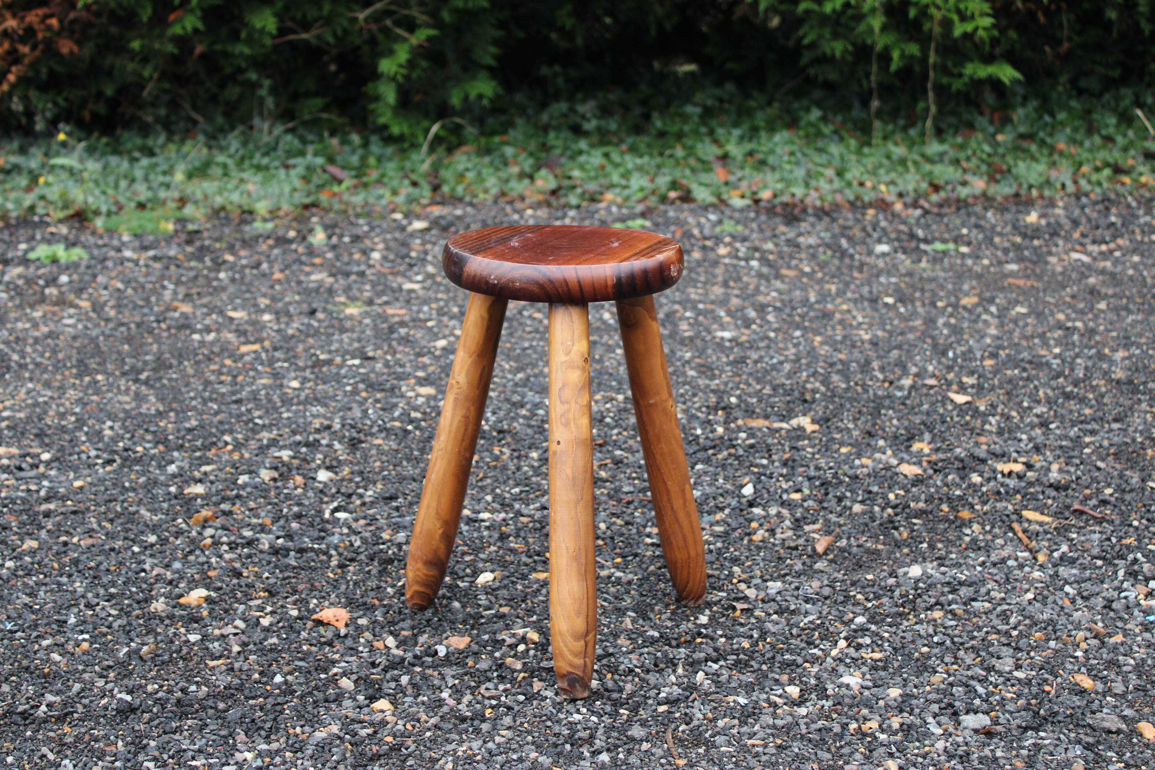 Tripod stool