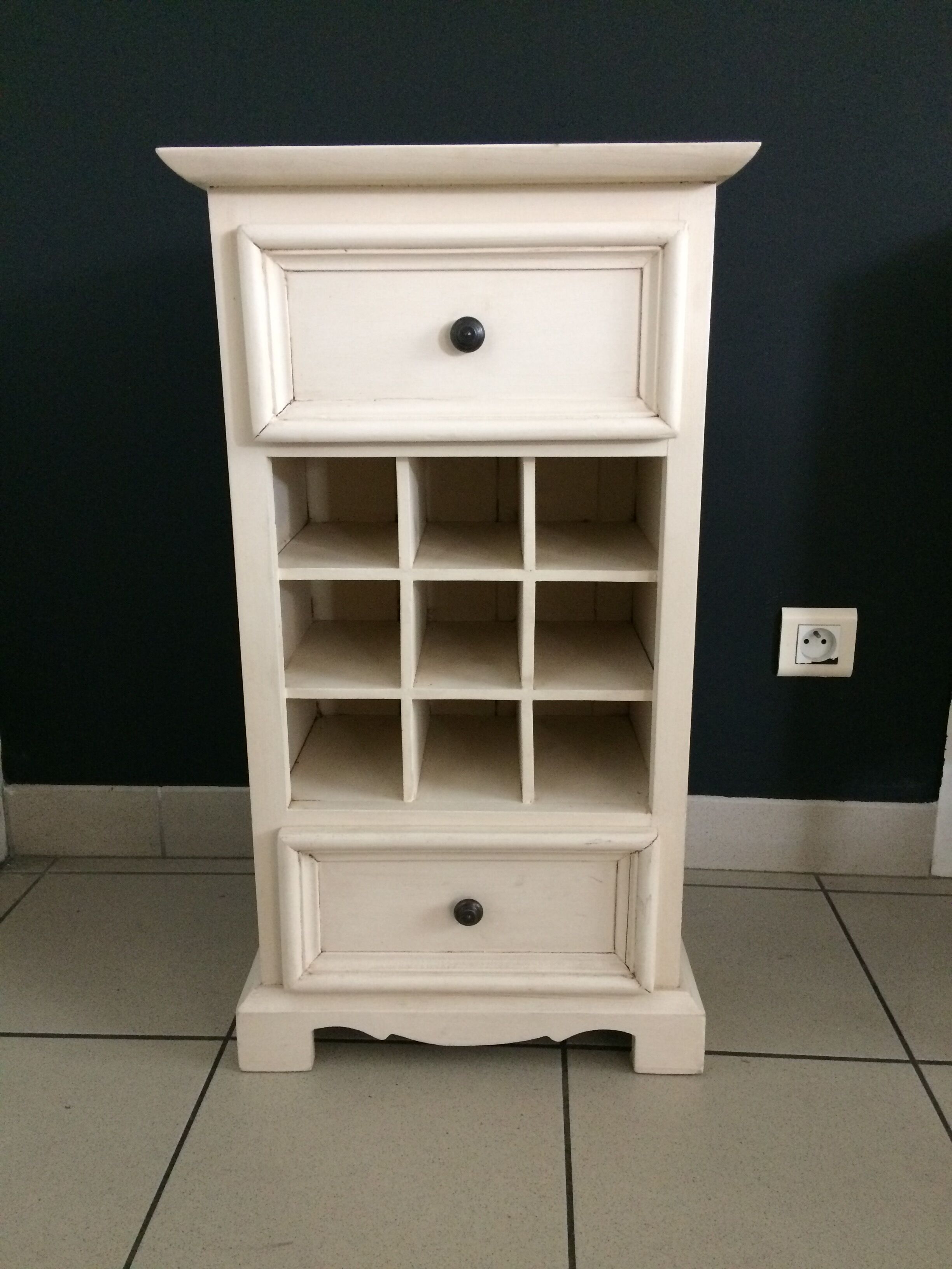 White cabinet