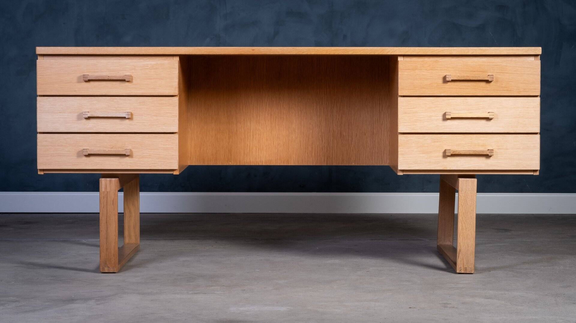 Vintage Oak Desk by Henning Jensen & Torben Valeur for Dyrlund, Denmark, 1960s
