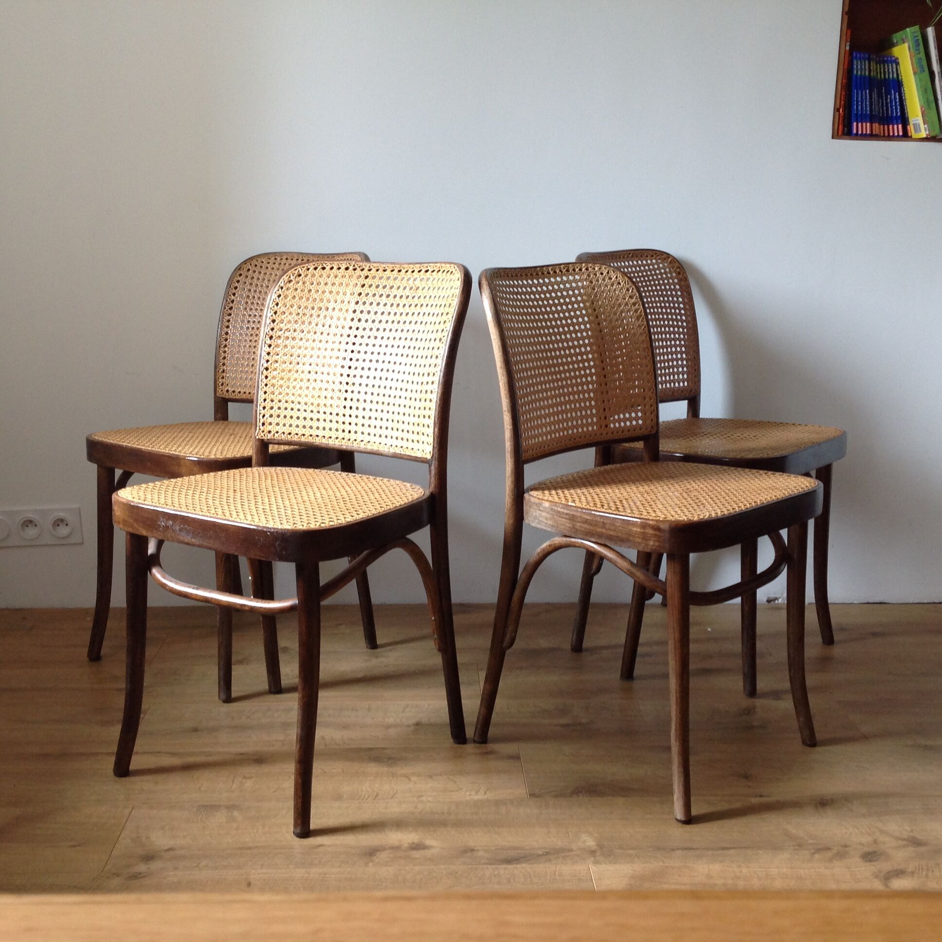 4 chairs 811 Hoffman Thonet