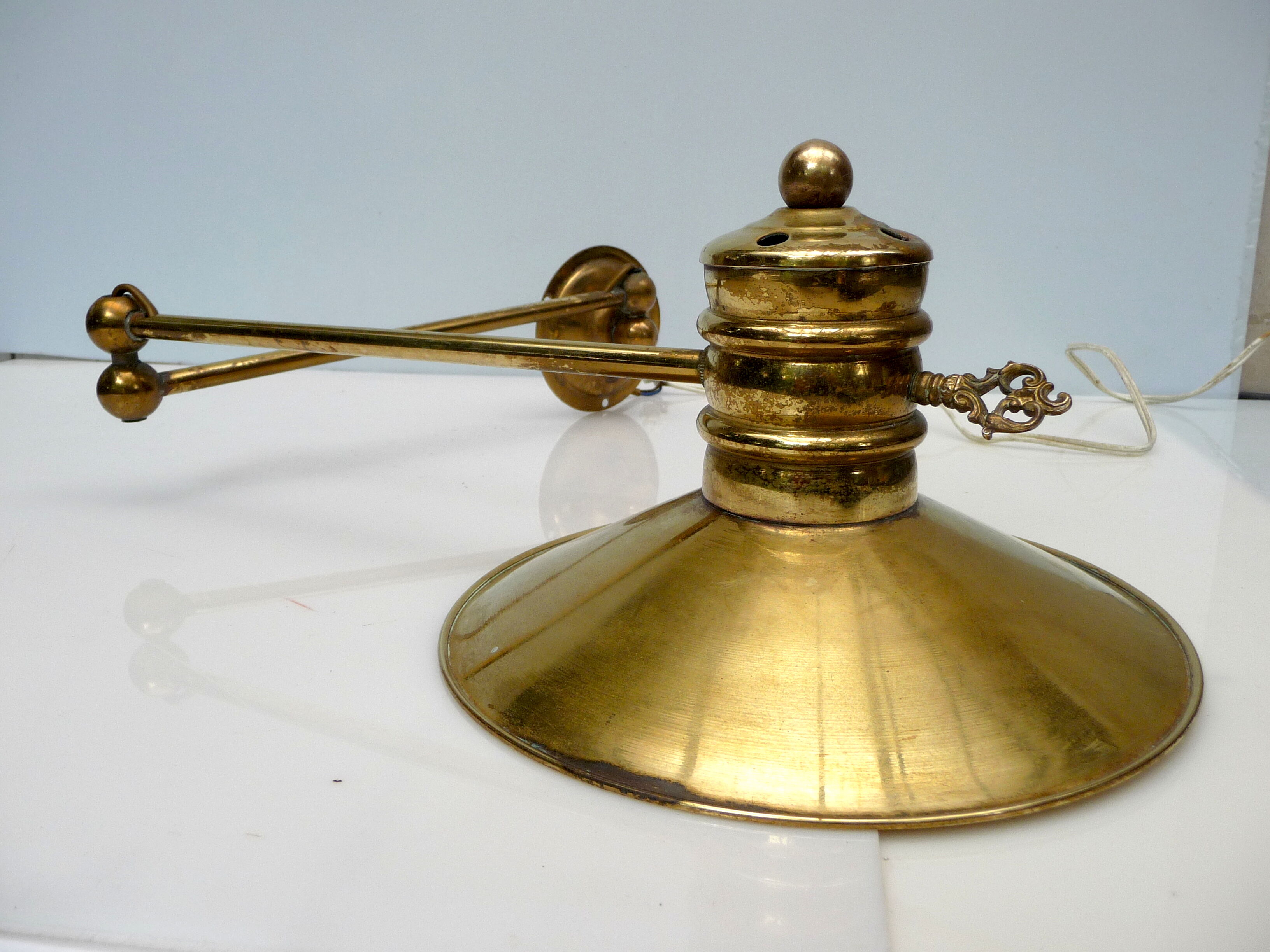 2-arm articulated wall stem Design XX Art Nouveau in bronze/chiseled brass monogrammed electrified monogrammed