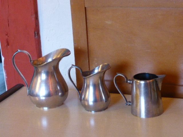 Coffee set in silver metal composed of 3 pitchers, Millan Freres, Paris