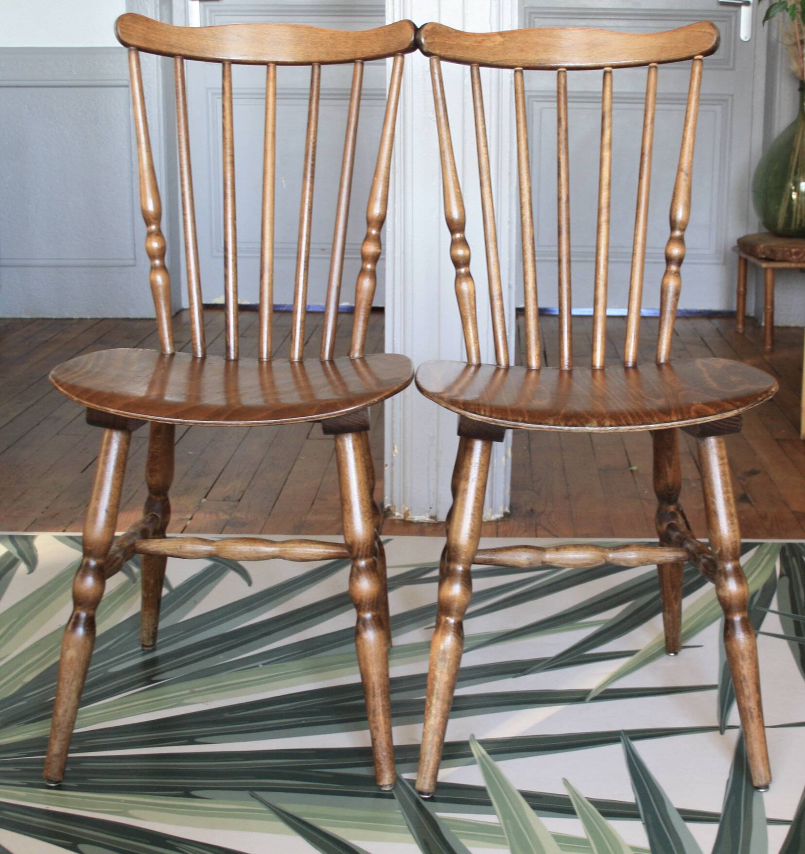 Paire de chaises Baumann modèle Tacoma