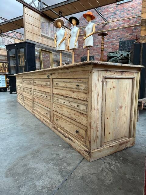 Huge piece of furniture from the early 20th century
