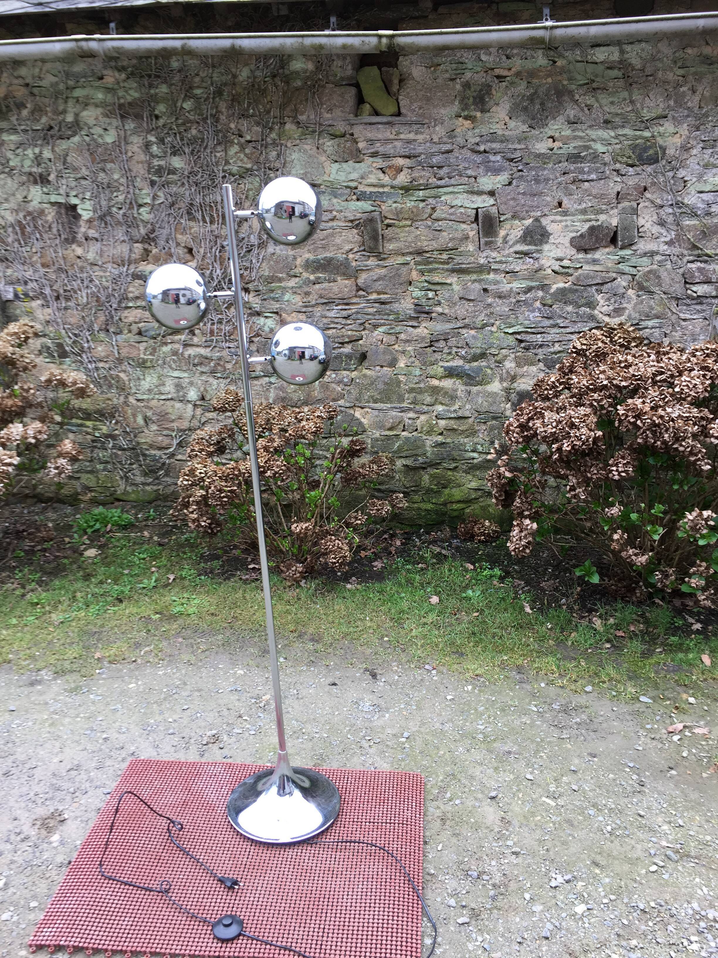 Lampadaire vintage eyeball en métal chromé