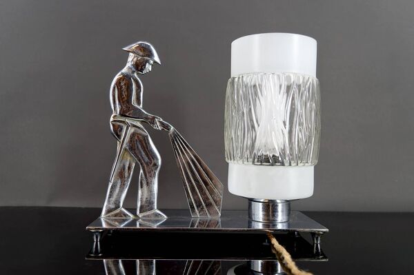 Rare Lampe en Bronze Chromé ''Soldat du Feu'' Art Déco, Pologne, 1950-60