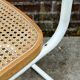 Chaise Cesca modèle b32 en blanc et bois par Marcel Breuer