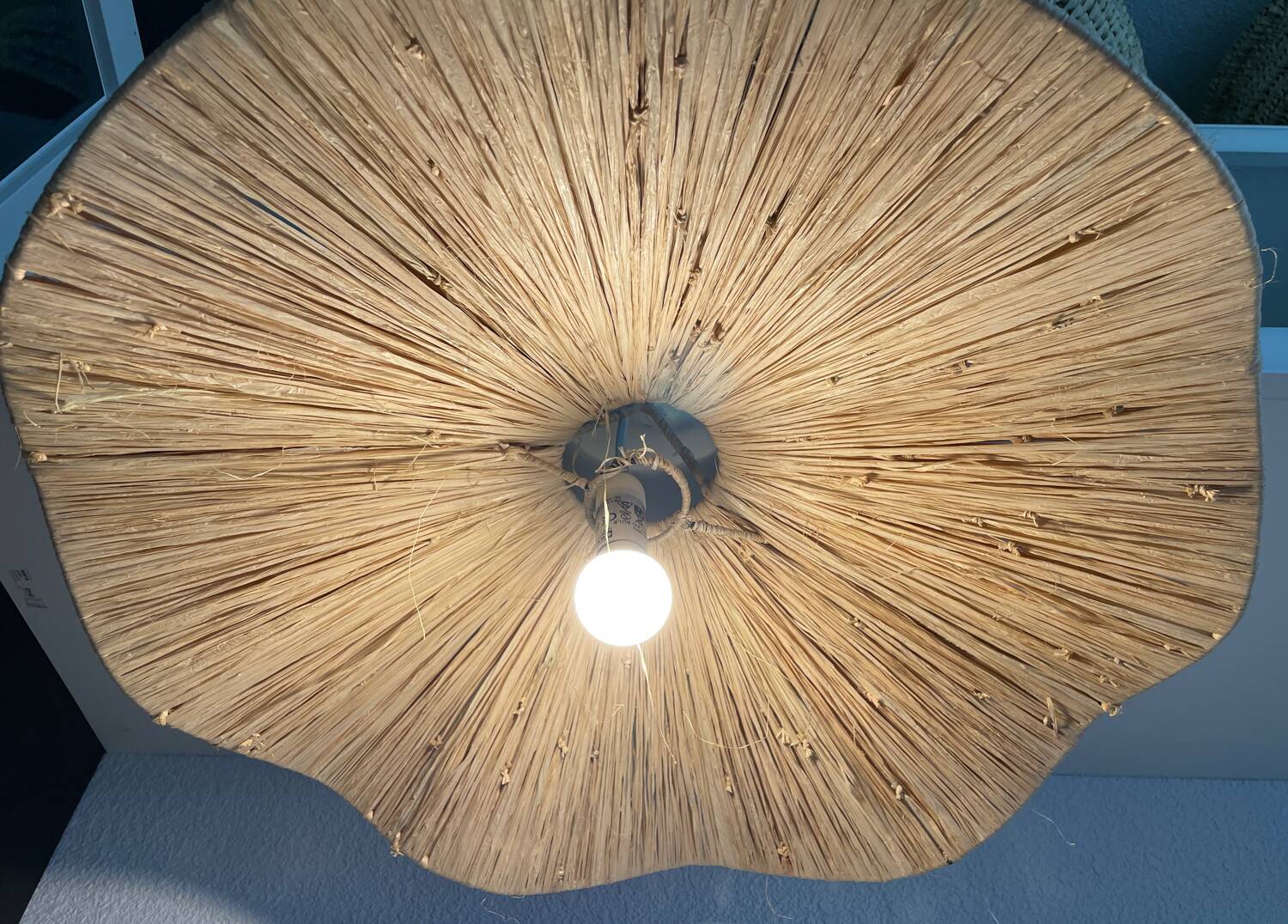 Parasol hanging raffia flower cup