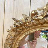 Miroir époque Napoléon III à fronton à la feuille d'or
