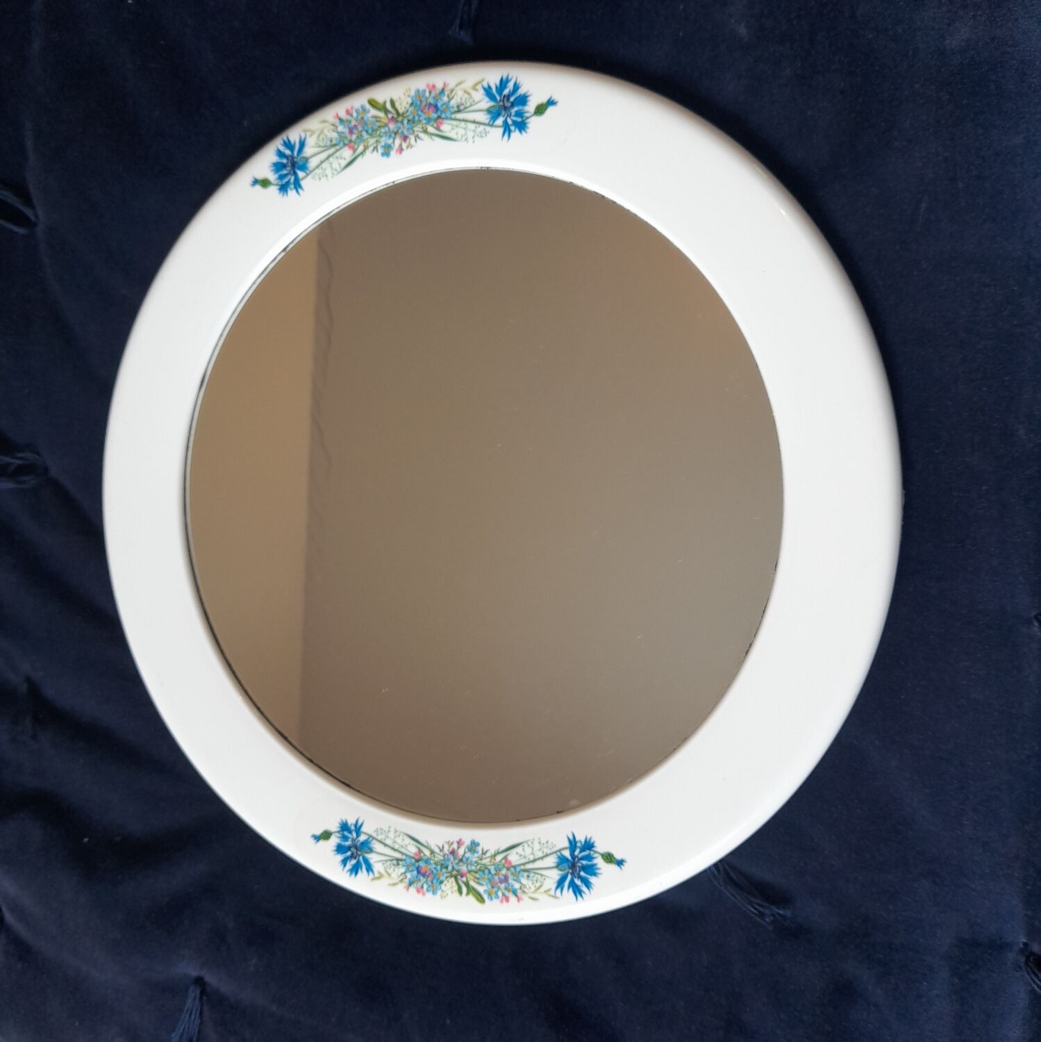 White Syla mirror