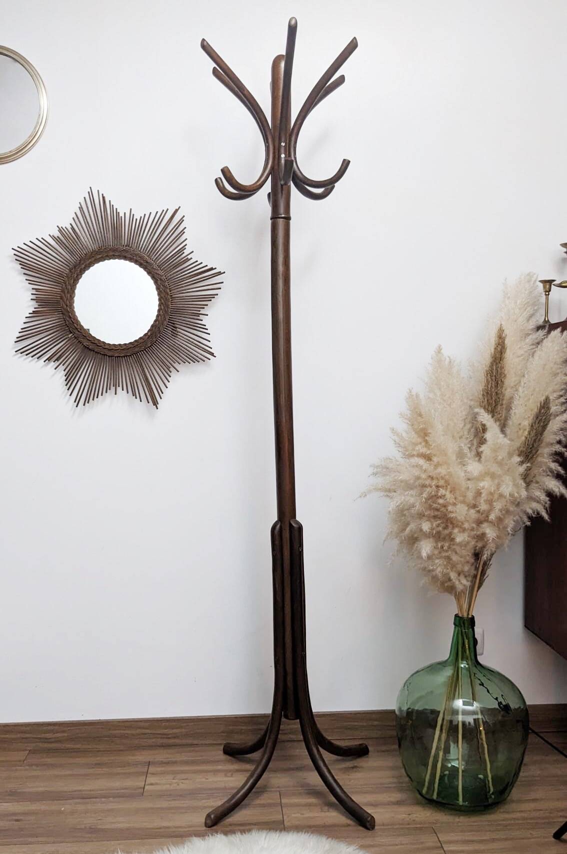 Bistro coat rack