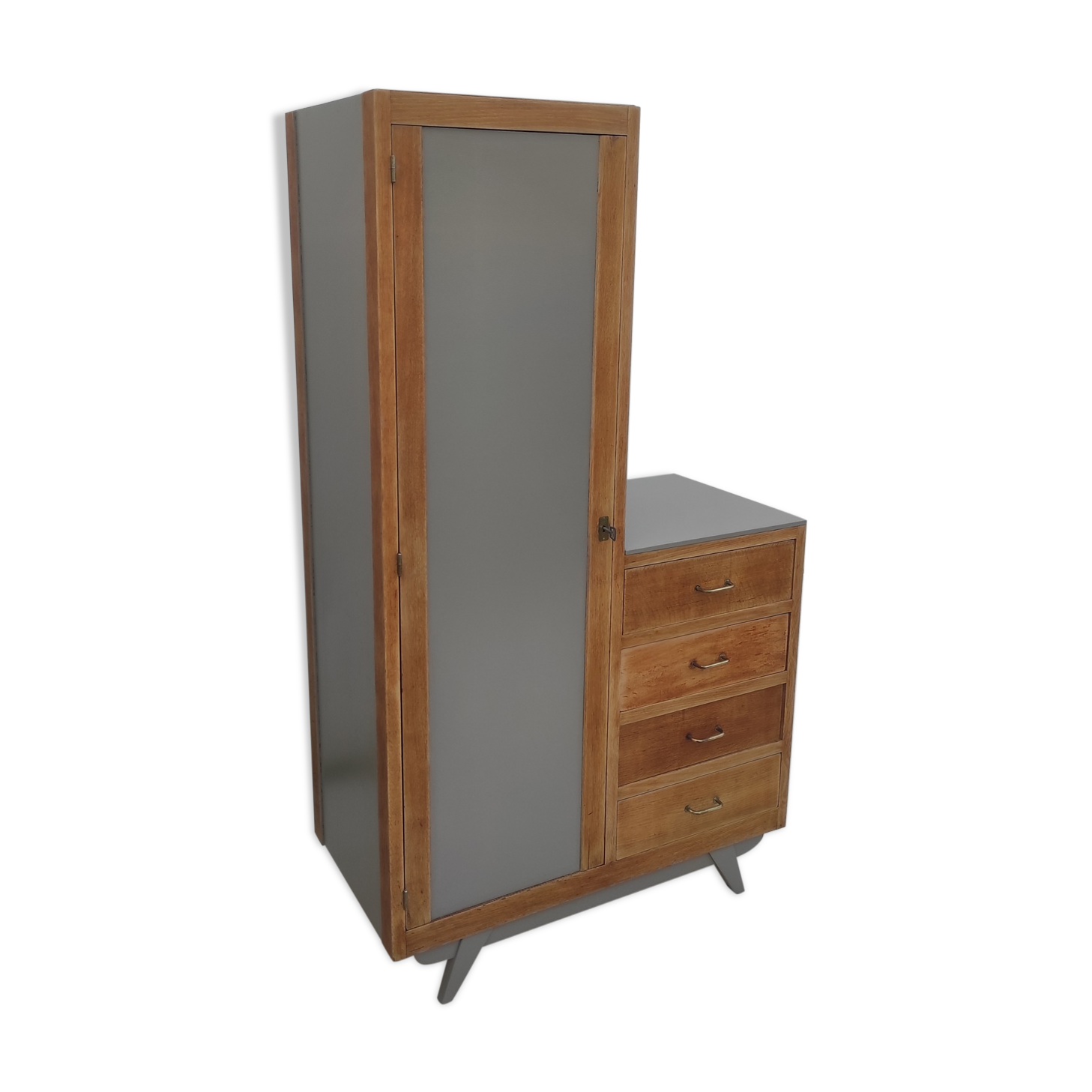 Armoire vintage
