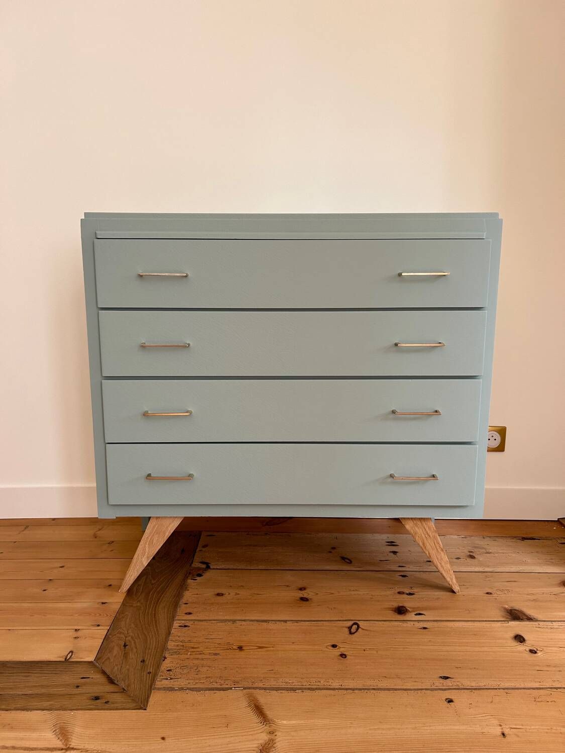 Vintage chest of drawers revisited in Almond (Resource)