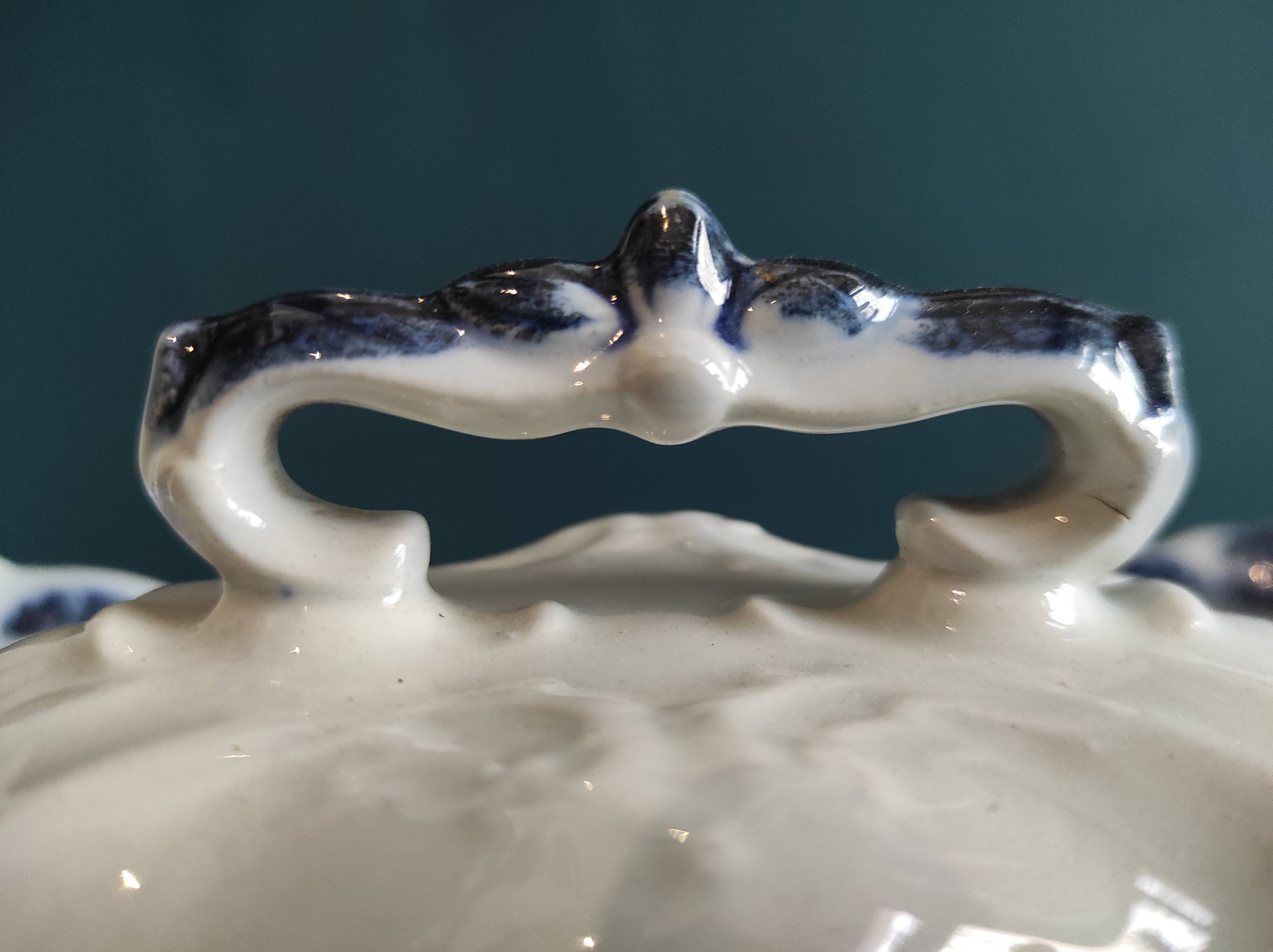 Set of 2 soup tureens, 19th century, Williams & Co. Crown china, Lily patte