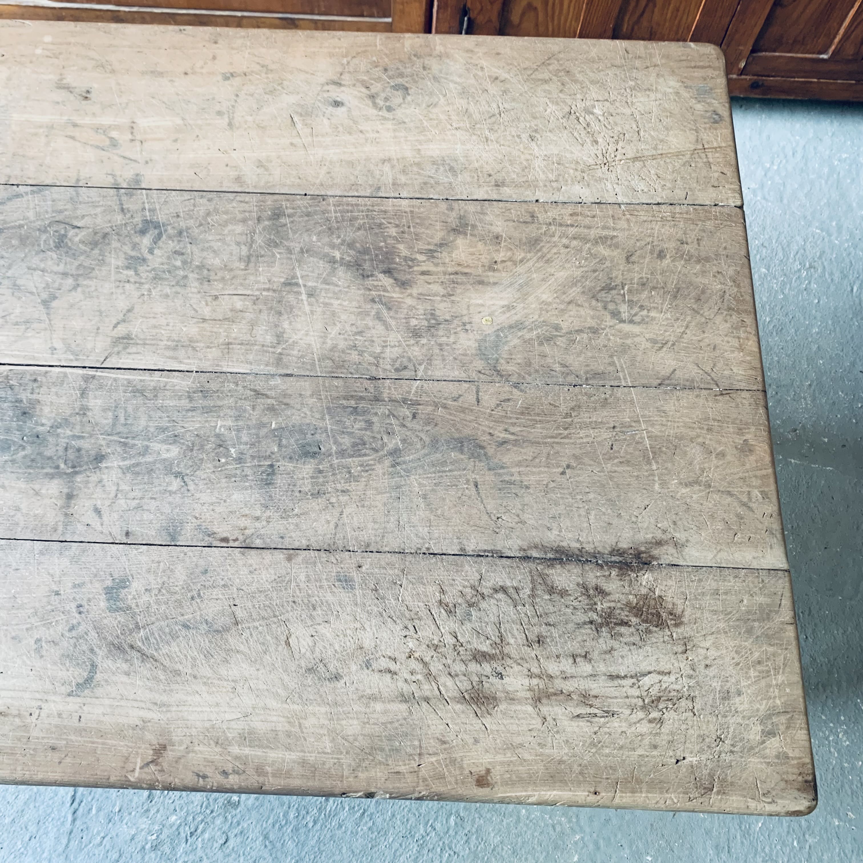 Farmhouse table