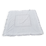 Rectangular ruffled tablecloth