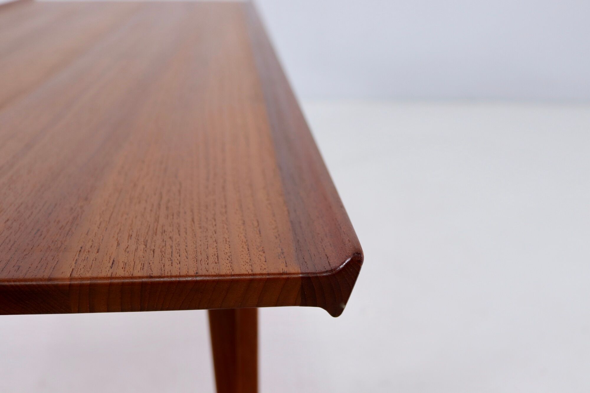 Finn Juhl coffee table France & Sound