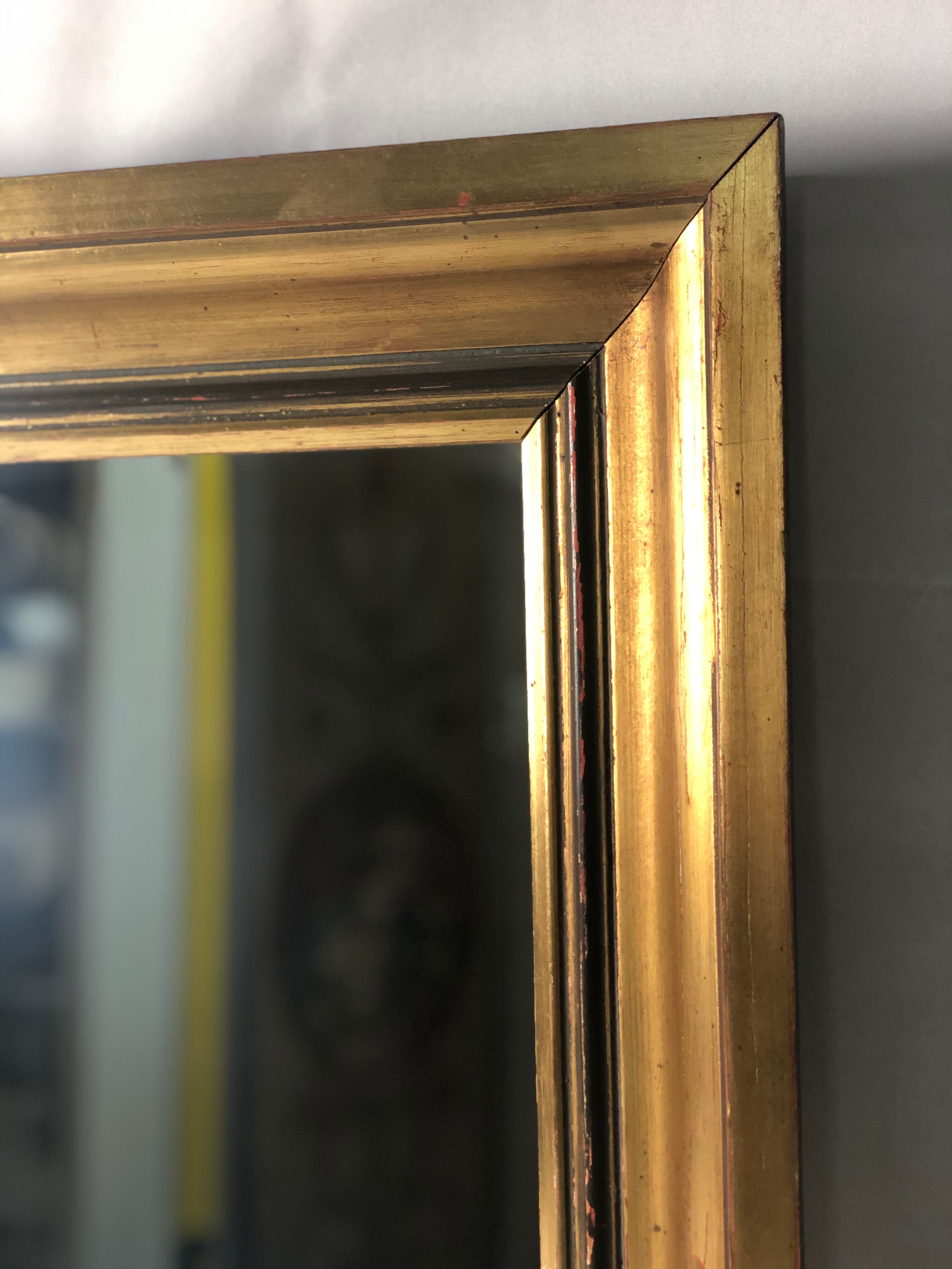 Rectangular mirror in gilded wood 54 x 44 cm