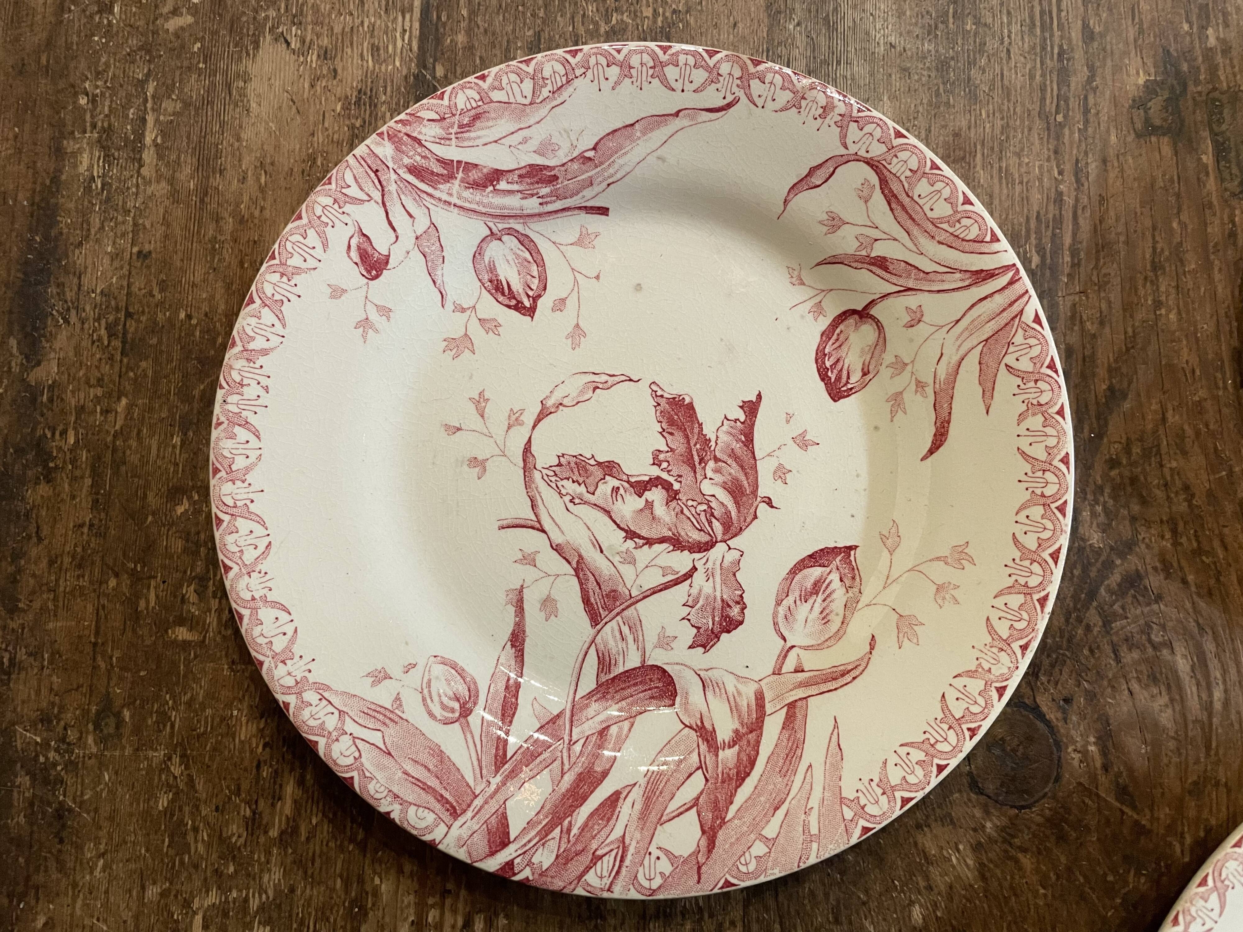 3 plates Terre de Fer Gien model "Tulips"