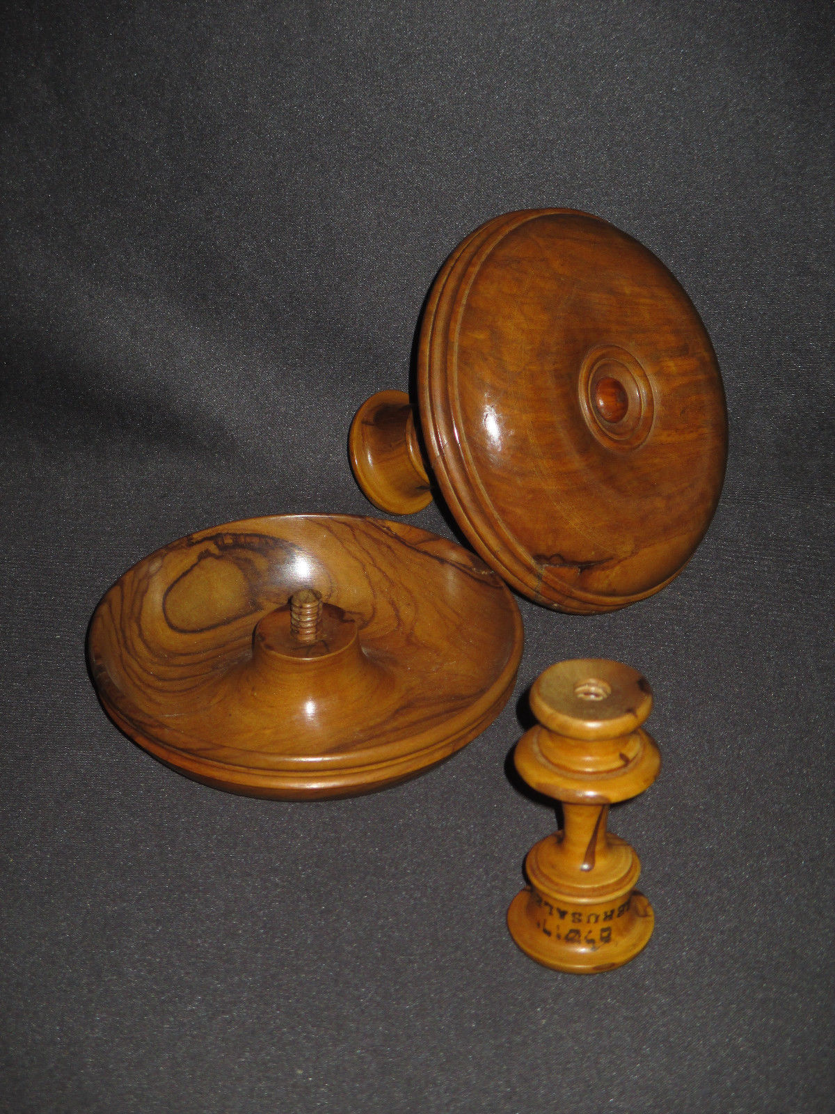 Old pair of candlestick in olivier remember Jerusalem early XX th