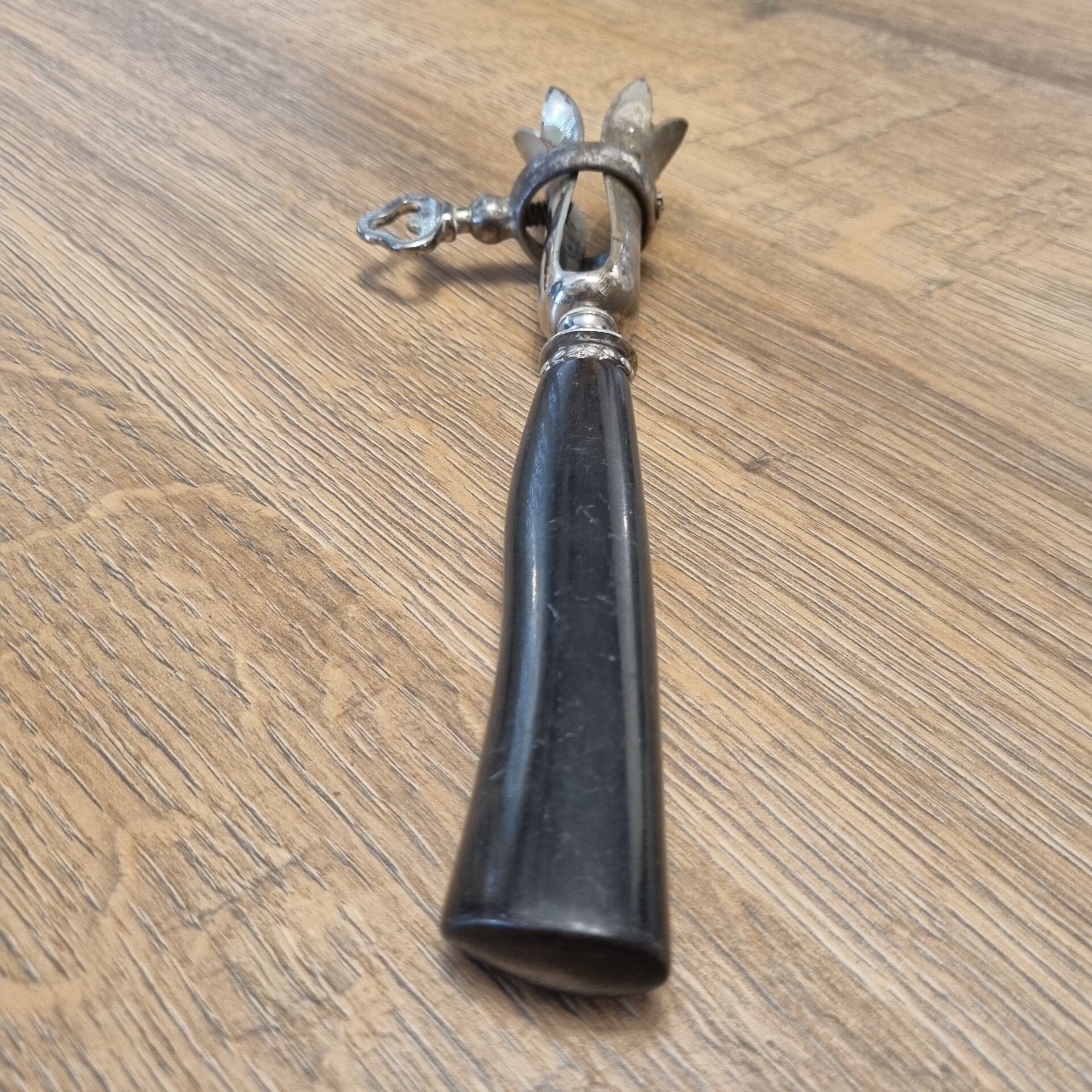 Pince a gigot début XXéme,  corne de vache