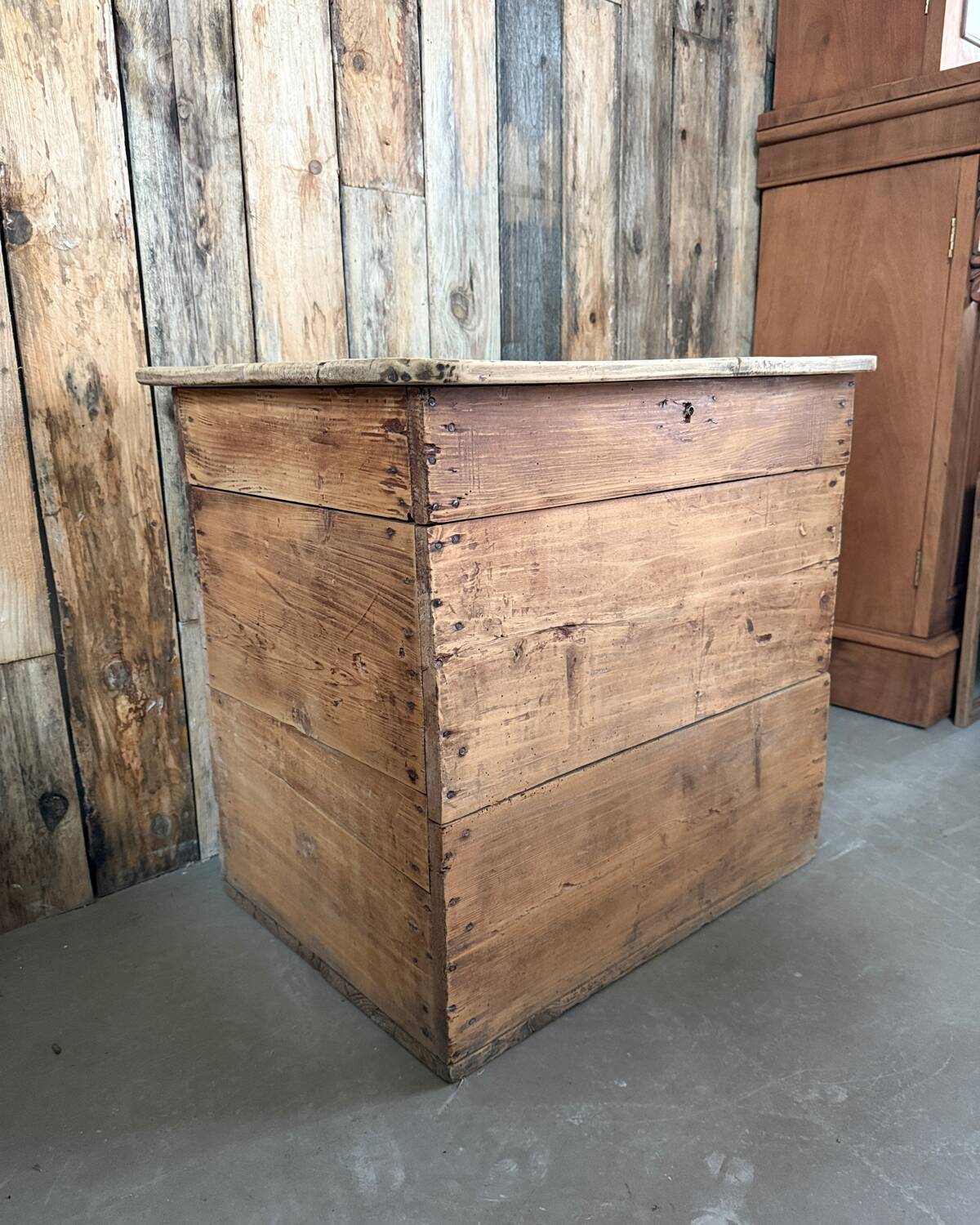 Old raw wood chest (renovated)