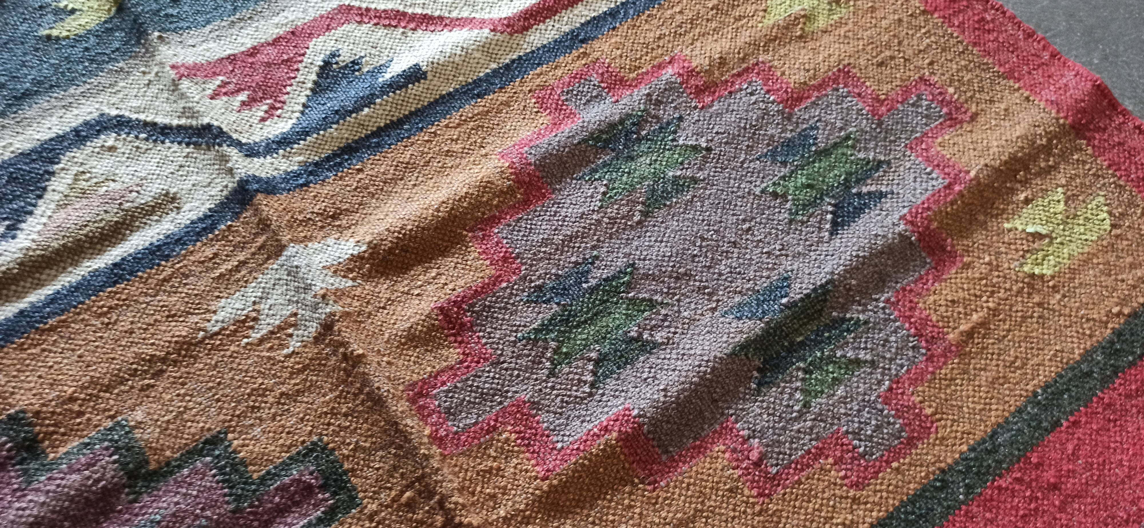 Kilim carpet in burlap and cotton. 120cm x 190cm